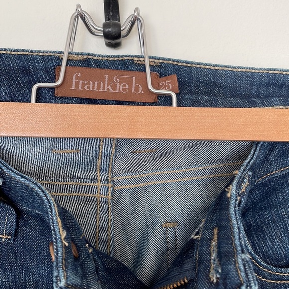 Frankie B flare leg jeans. Women. Fit 5’11” tall. - Picture 4 of 7